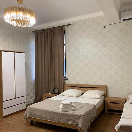 Mini Hotel Amra Pizunda Exteriör bild