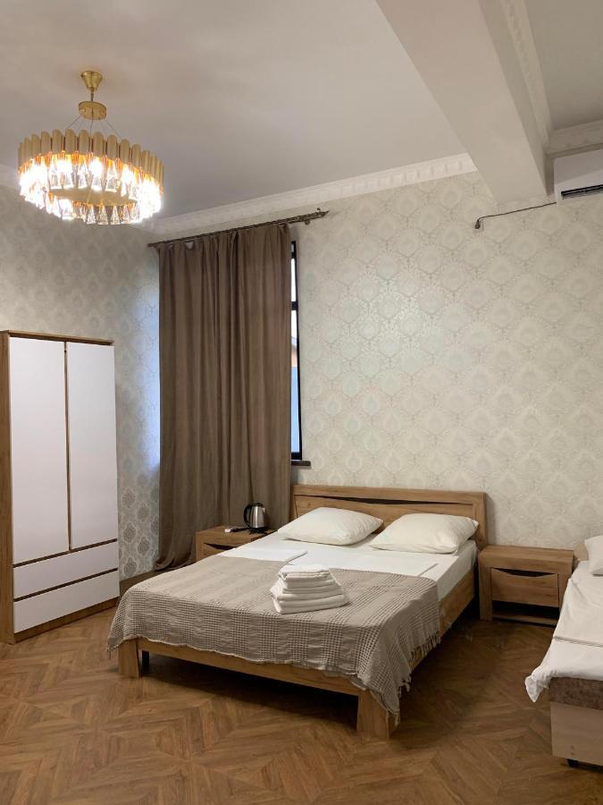 Mini Hotel Amra Pizunda Exteriör bild