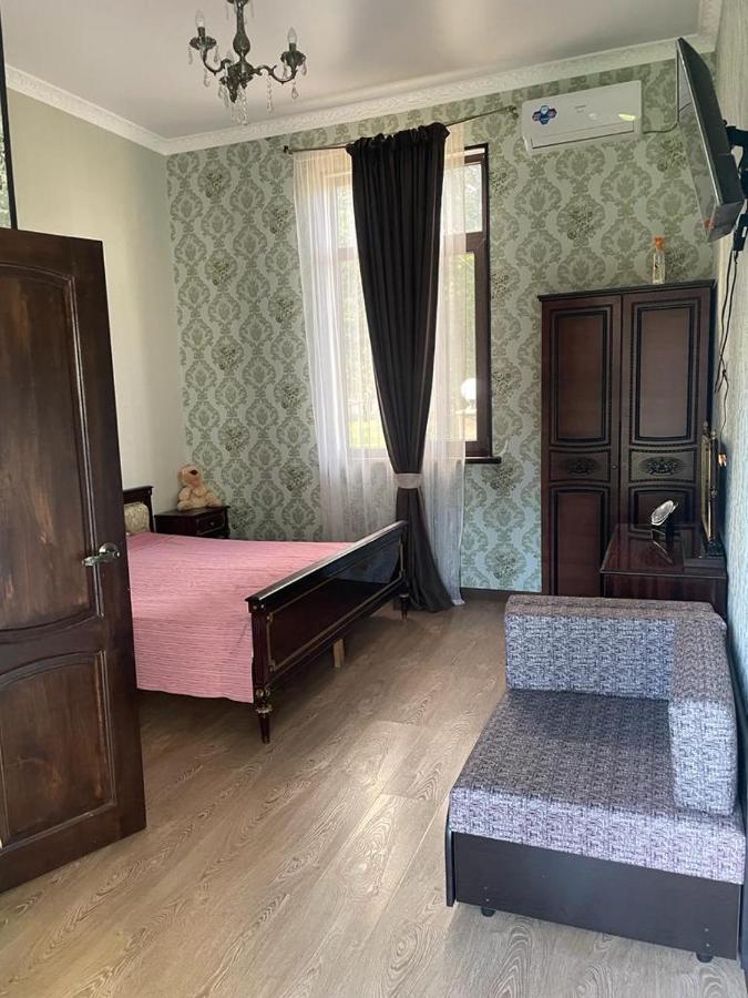 Mini Hotel Amra Pizunda Exteriör bild