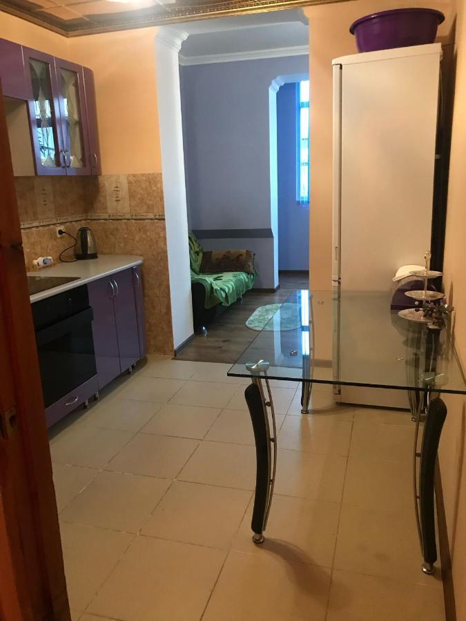 Mini Hotel Amra Pizunda Exteriör bild